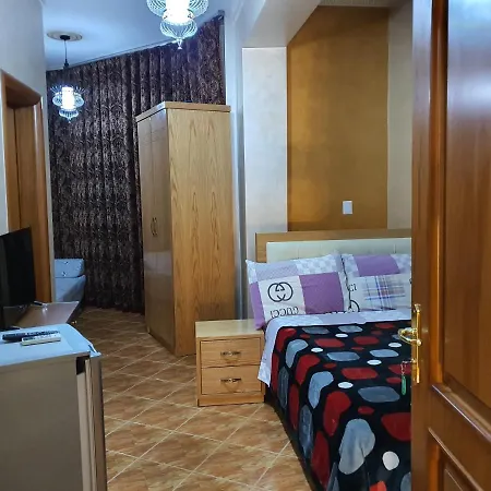 Hotell Kompleksi Gjoni
