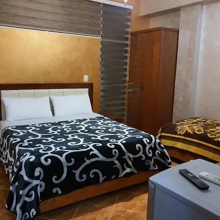 Hotell Kompleksi Gjoni 3*