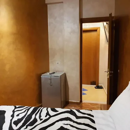 酒店 Kompleksi Gjoni 3*