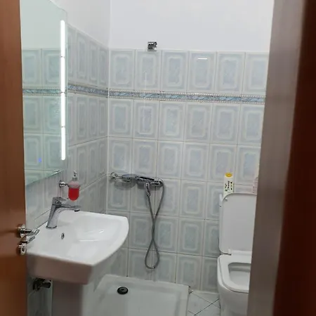 Hotell Kompleksi Gjoni Fier