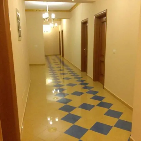 Hotell Kompleksi Gjoni