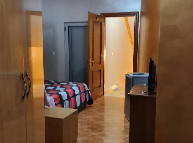 Kompleksi Gjoni 3* Fier