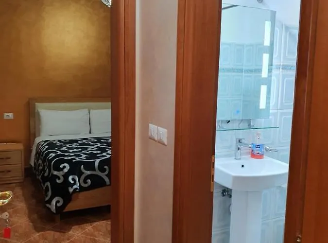 Kompleksi Gjoni 3* Fier