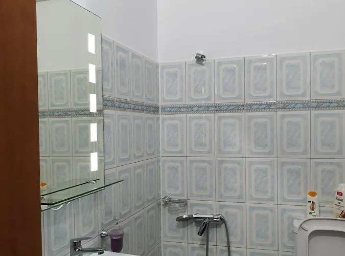 Kompleksi Gjoni Hotel Fier