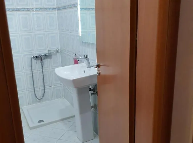 Hotel Kompleksi Gjoni