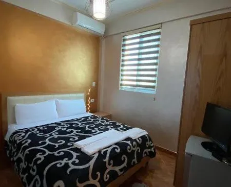 Hotel Kompleksi Gjoni