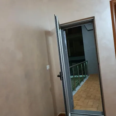 Hotel Kompleksi Gjoni 3*