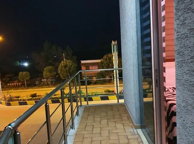 Kompleksi Gjoni Hotel Fier