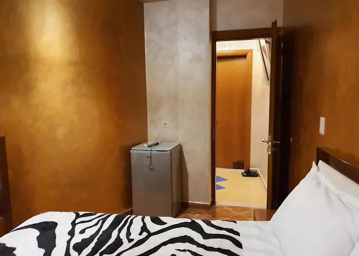 호텔 Kompleksi Gjoni 3*