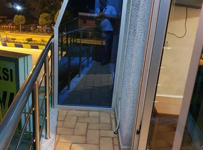 Kompleksi Gjoni 호텔